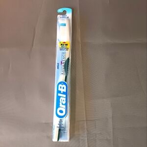 VTG 1996 Oral-B Indicator Toothbrush 42 Soft 40 Regular  Angle New 90s GREEN
